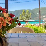 Holidays شقة فندقية فاسيليكي