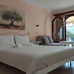 Holidays Василики