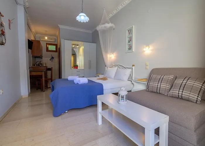 Ξενοδοχείο με διαμερίσματα Holidays 3*