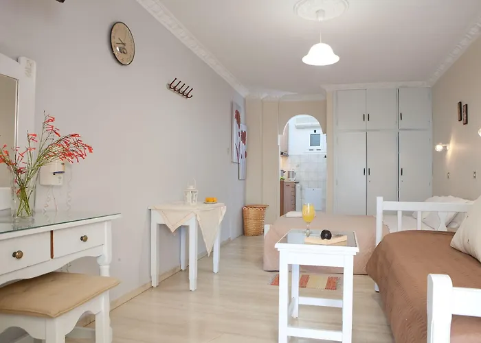 Holidays Ξενοδοχείο με διαμερίσματα