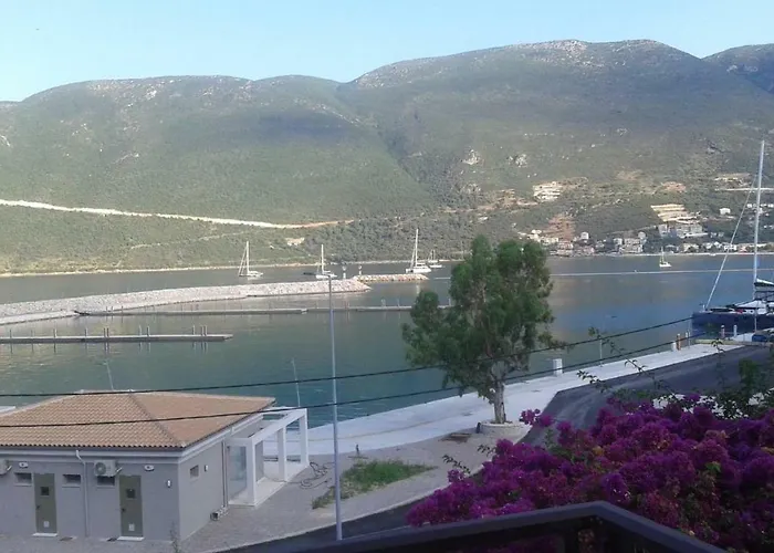 Ξενοδοχείο με διαμερίσματα Holidays 3*