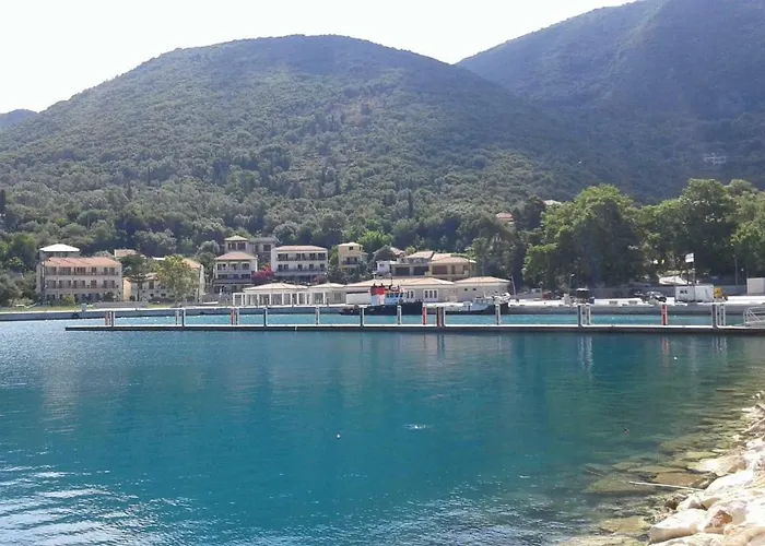 Ξενοδοχείο με διαμερίσματα Holidays 3*